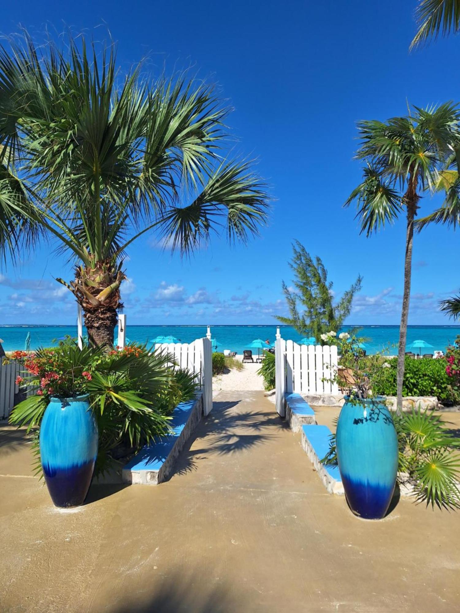 Sibonne Beach Hotel Grace Bay Exterior photo