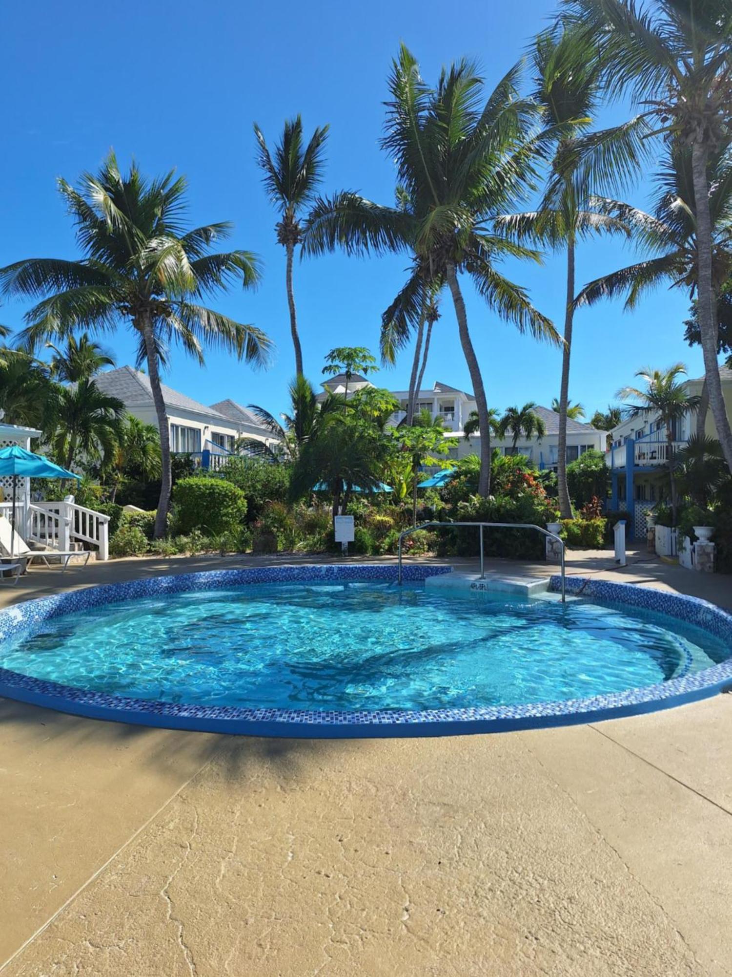 Sibonne Beach Hotel Grace Bay Exterior photo